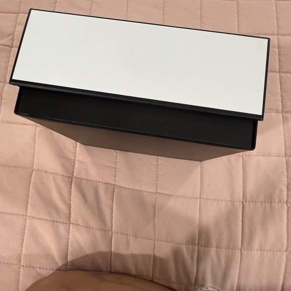 Gift Box with Ribbon - Picture 7 of 10